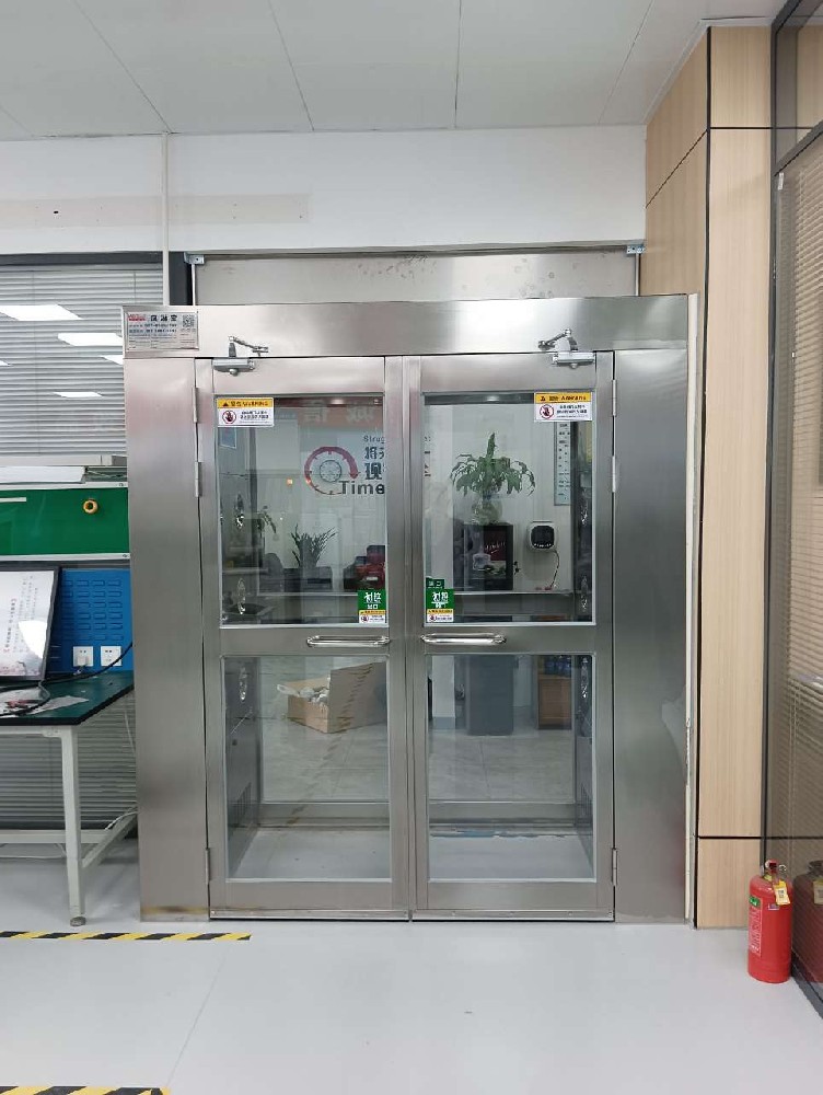 凈化設(shè)備風淋室在車間中有什么用